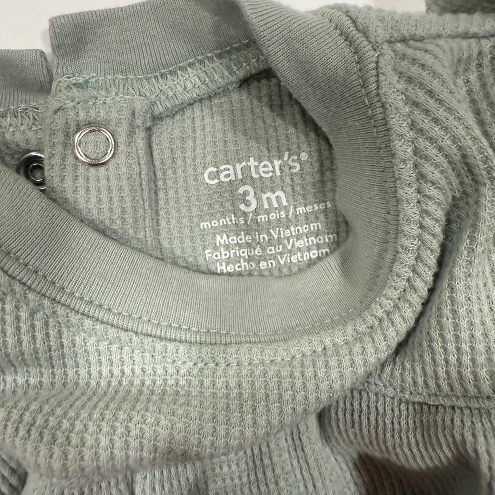 Carter’s one piece Long Sleeve Rompers Set of two-  0-3months - Picture 2 of 4